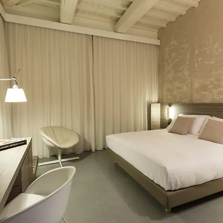 & Le Colombare 3* Foligno