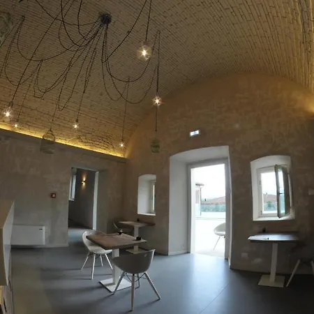 & Le Colombare 3*