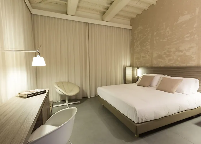 & Le Colombare 3* Foligno